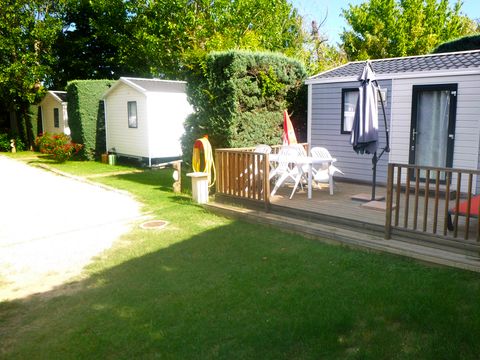 MOBILHOME 2 personnes - Charme 20m² Confort (1ch - 2pers.) + Clim + Terrasse non-couverte
