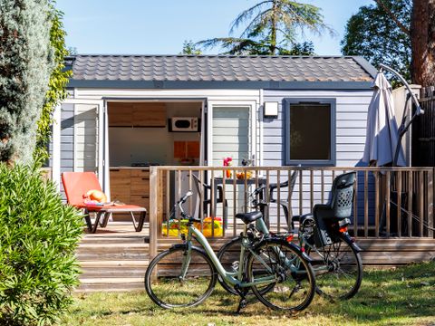 MOBILHOME 2 personnes - Charme 20m² Confort (1ch - 2pers.) + Clim + Terrasse non-couverte