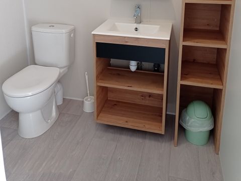 MOBILHOME 2 personnes - Charme 20m² Confort (1ch - 2pers.) + Clim + Terrasse non-couverte
