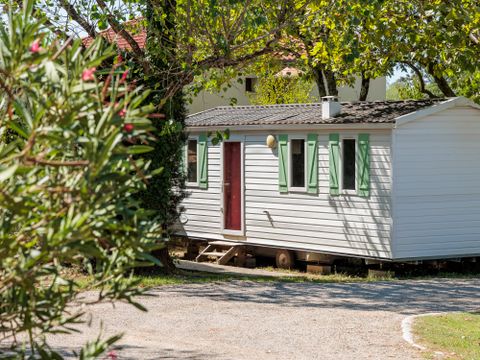 MOBILHOME 4 personnes - 24m² Standard (2ch - 4pers.) + Paillotte extérieure