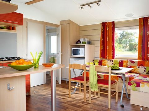 MOBILHOME 6 personnes - 27,5m² Standard (2ch - 4/6pers.) + Clim + Paillotte extérieure