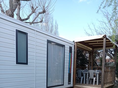 MOBILHOME 7 personnes - 30m² Confort (2ch - 5/7pers.) + Clim + Terrasse couverte