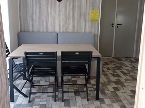 MOBILHOME 7 personnes - 30m² Confort (2ch - 5/7pers.) + Clim + Terrasse couverte