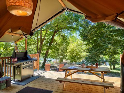 TENTE TOILE ET BOIS 4 personnes - Tente Safari, 4 personnes avec sanitaires privatifs.