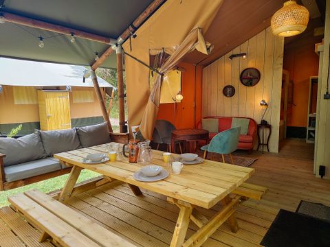 TENTE TOILE ET BOIS 4 personnes - Tente Safari, 4 personnes avec sanitaires privatifs.