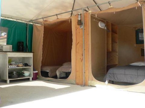 TENTE 5 personnes - TRAPPEUR (sans sanitaires)