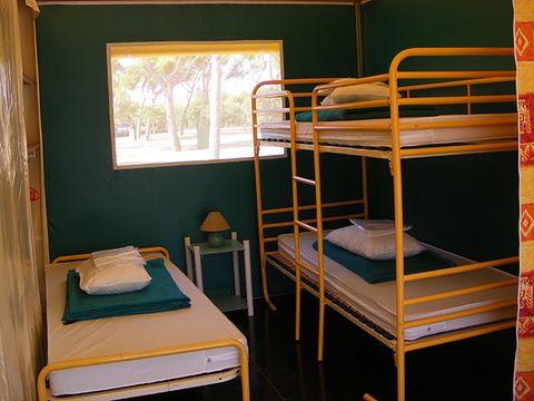 BUNGALOW TOILÉ 5 personnes - avec sanitaires