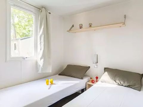 MOBILHOME 8 personnes - Classic | 3 Ch. | 6/8 Pers. | Terrasse surélevée | Clim.