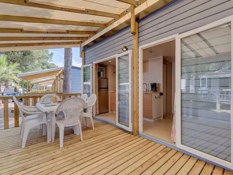 MOBILHOME 8 personnes - Comfort | 3 Ch. | 6/8 Pers. | Terrasse partiellement couverte | Clim.