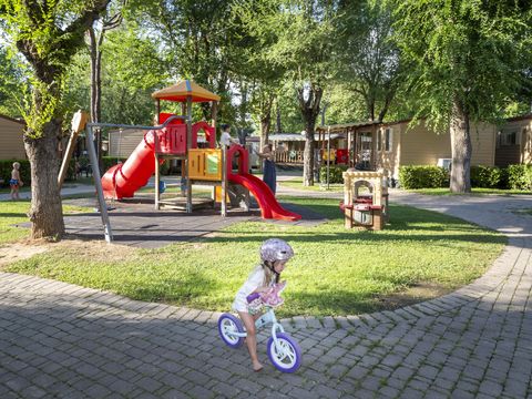 hu Altomincio village - Camping Vérone - Image N°27