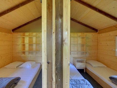 Tente en toile et en bois 6 personnes - Cabane Hivernet Premium 3 ch avec sanitaires