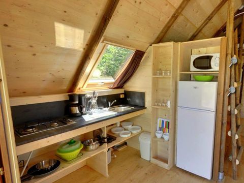Tente en toile et en bois 5 personnes - Cabane Lauzerot Premium avec sanitaires