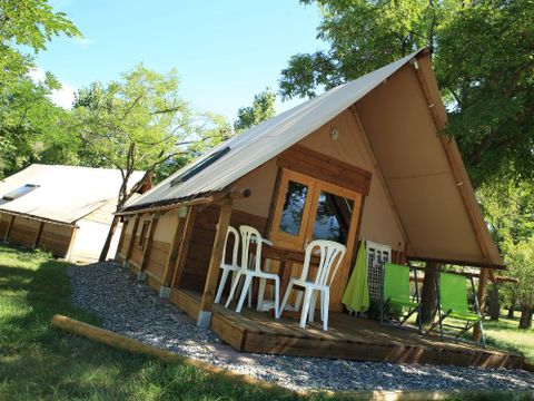 Tente en toile et en bois 5 personnes - Cabane Lauzerot Premium avec sanitaires