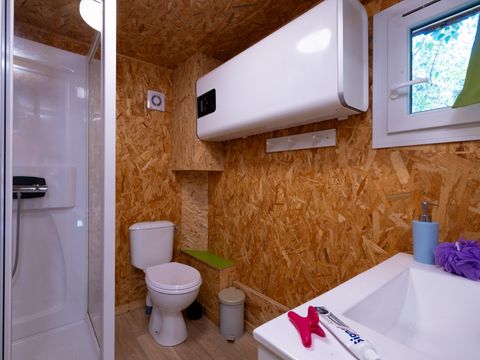 Lodge 4 personnes - Confort Premium avec sanitaires