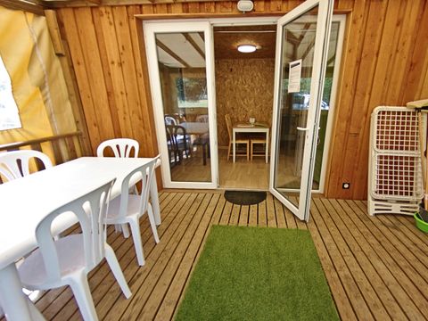 Lodge 4 personnes - Confort Premium avec sanitaires