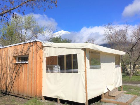 Lodge 4 personnes - Confort Premium avec sanitaires