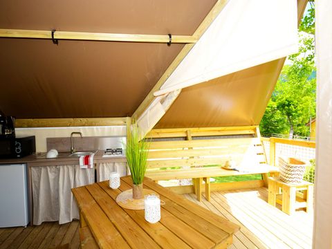 Tente en toile et en bois 5 personnes - Tente Lodge Confort - Avec sanitaires