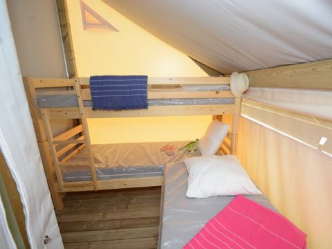 Tente en toile et en bois 5 personnes - Tente Lodge Confort - Avec sanitaires
