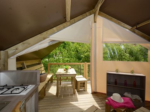 Tente en toile et en bois 5 personnes - Tente Lodge Confort - Avec sanitaires