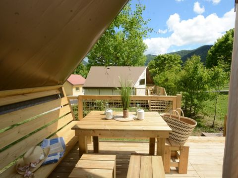 Tente en toile et en bois 5 personnes - Tente Lodge Confort - Avec sanitaires
