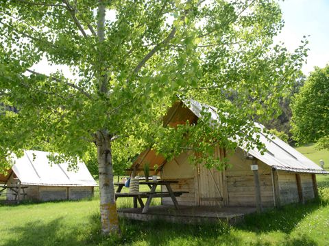 TENTE 4 personnes - Cabane Edelweiss (sans sanitaires)