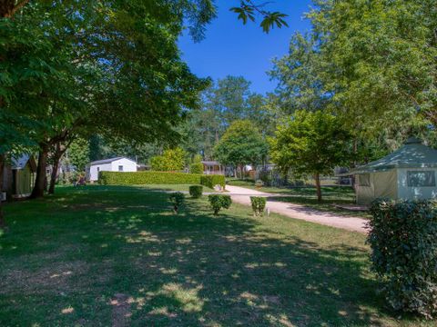 Flower Camping les Nauves - Camping Dordogne - Image N°23