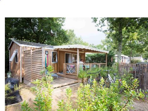 MOBILHOME 6 personnes - Homeflower PREMIUM CLIM 35m² -3 chambres +terrasse semi-couverte +TV +draps +serviettes | 6 personnes