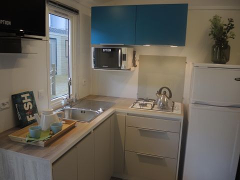 MOBILHOME 4 personnes - PREMIUM 28m² - 2 chambres + TV  + terrasse semi-couverte + draps + serviettes