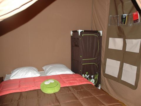 Tente en toile et en bois 5 personnes - Lodge VICTORIA 30m² / 2 chambres (sans sanitaires privatifs)