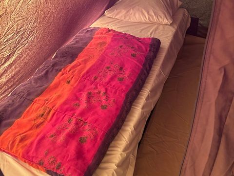 TENTE 5 personnes - Tente toute équipée 29m² - 3 chambres (sans sanitaires)