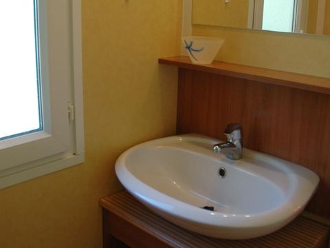 MOBILHOME 4 personnes - 4 - 33m² avec  terrasse couverte / 2 chambres