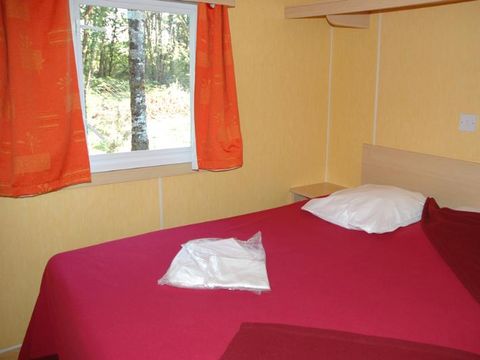 MOBILHOME 5 personnes - M8 - 35m² avec  terrasse couverte / 2 chambres