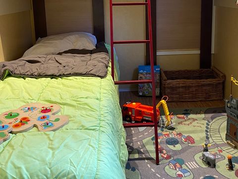 MOBILHOME 4 personnes - Mobil-home bois BABY avec CLIM - 26m² avec terrasse couverte / 2 chambres
