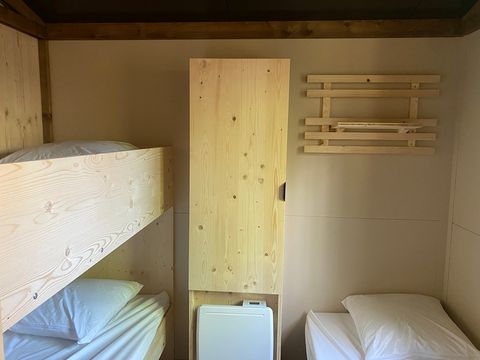 CHALET 5 personnes - Chalet Médiéval - CLIM - 37 m² avec terrasse semi-couverte - 2 chambres