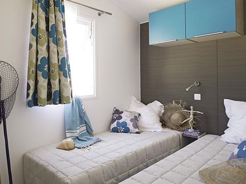 MOBILHOME 4 personnes - Malaga Duo - 2 ch - 27 m2 (+Terrasse semi-couverte 8 m2) 4 personnes