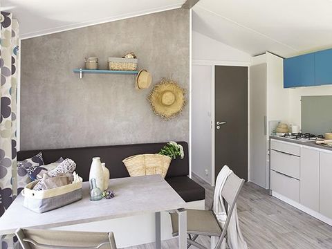 MOBILHOME 4 personnes - Malaga Duo - 2 ch - 27 m2 (+Terrasse semi-couverte 8 m2) 4 personnes