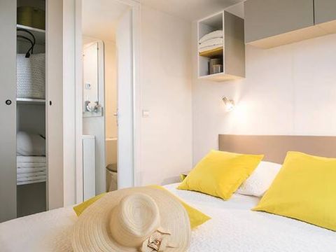 BUNGALOW 6 personnes - Mobil-home | Premium Exclusive | 3 Ch. | 6 Pers. | Terrasse simple | Jacuzzi | 2 SDB | Clim. | TV