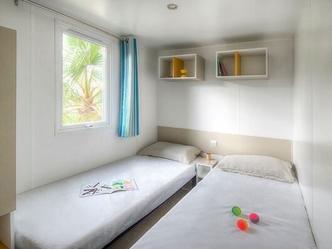 MOBILHOME 4 personnes - Ultimate | 2 Ch. | 4 Pers. | Terrasse simple | 2 SDB | Clim. | TV