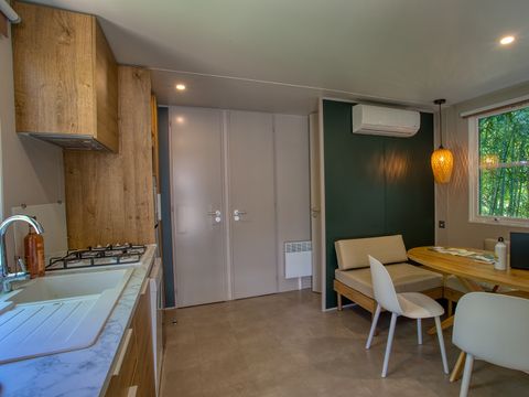 MOBILHOME 4 personnes - Mobil-Home Premium O'Hara 29-31m² (2ch-4pers) + Terrasse semi-couverte + Clim + LV + TV