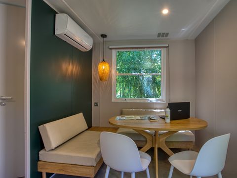 MOBILHOME 4 personnes - Mobil-Home Premium O'Hara 29-31m² (2ch-4pers) + Terrasse semi-couverte + Clim + LV + TV