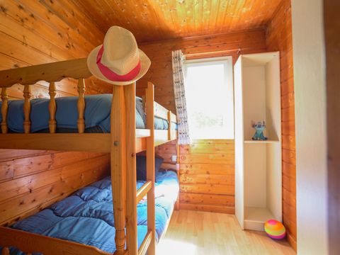 CHALET 5 personnes - Chalet Eden - (2 adultes, 2 enfants, 1 bébé: emplacement pour lit parapluie)
