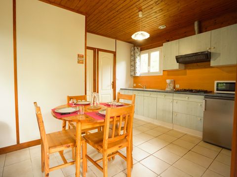 CHALET 5 personnes - Chalet Eden - (2 adultes, 2 enfants, 1 bébé: emplacement pour lit parapluie)