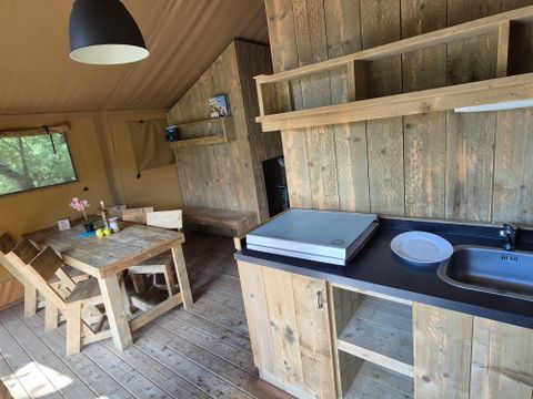 HÉBERGEMENT INSOLITE 6 personnes - TENTE SAFARI 6p