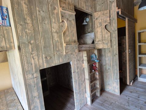 HÉBERGEMENT INSOLITE 6 personnes - TENTE SAFARI 6p