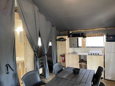 Tente en toile et en bois 6 personnes - Lodgetent, type LG+ jour de basculement samedi