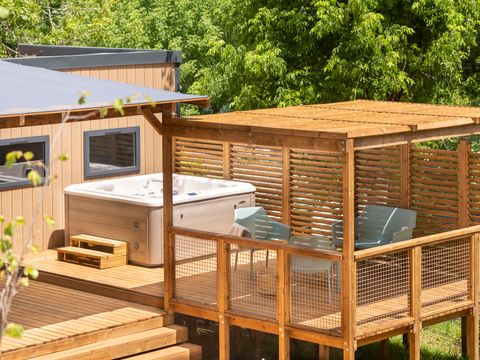 MOBILHOME 6 personnes - EXCLUSIF 3 chambres  Jacuzzi avec suite parentale