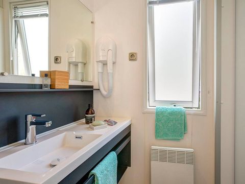 MOBILHOME 4 personnes - Cottage Privilège Plus TV LV Clim - 2 Ch / 2 Sdb - 4 pers
