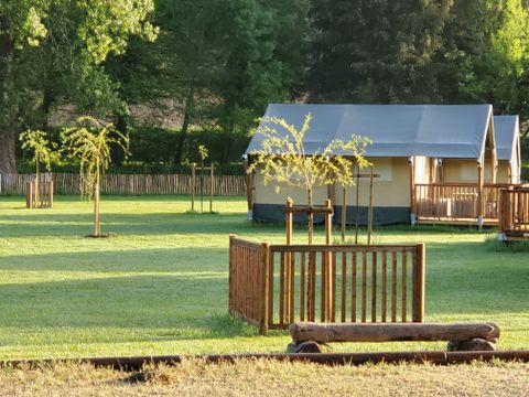 Tente en toile et en bois 4 personnes - Tente Safari 35m²