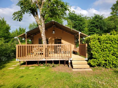 Tente en toile et en bois 4 personnes - NEW 2023 Lodge Safari : une tente esprit glamping avec sanitaire et grande terrasse