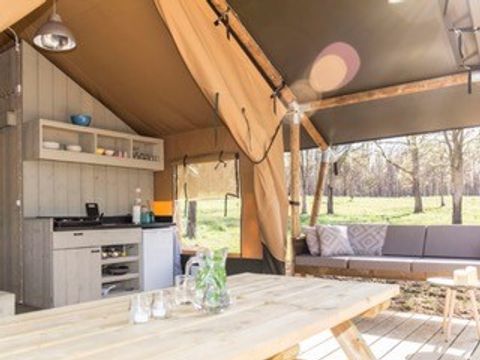 TENTE TOILE ET BOIS 4 personnes - NEW 2023 Lodge Safari : une tente esprit glamping avec sanitaire et grande terrasse